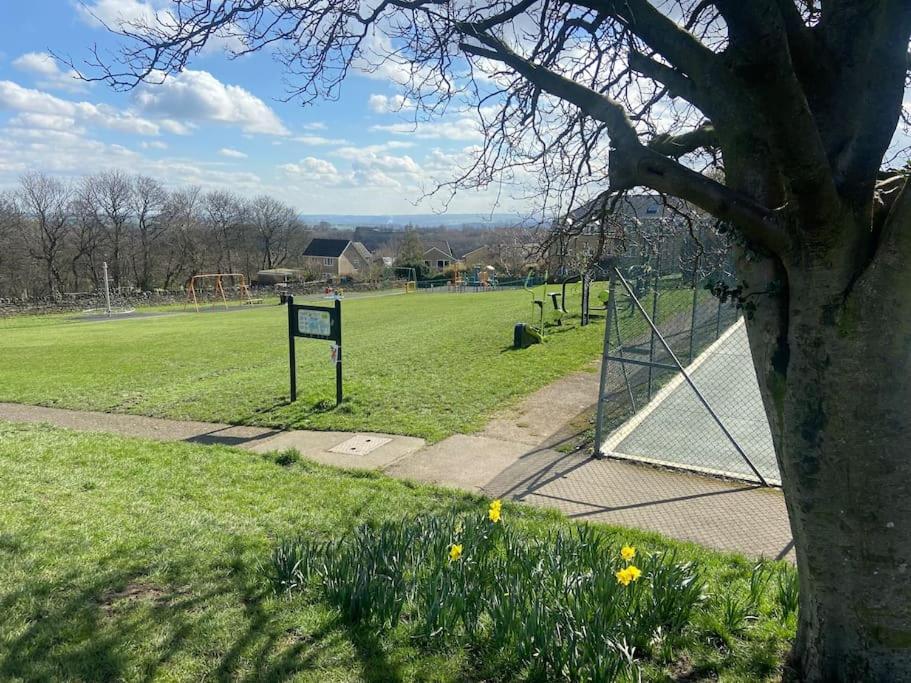 Unique Victorian Stable Conversion Halifax Luaran gambar