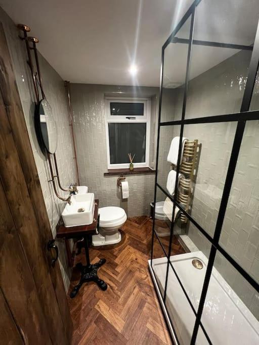 Unique Victorian Stable Conversion Halifax Luaran gambar