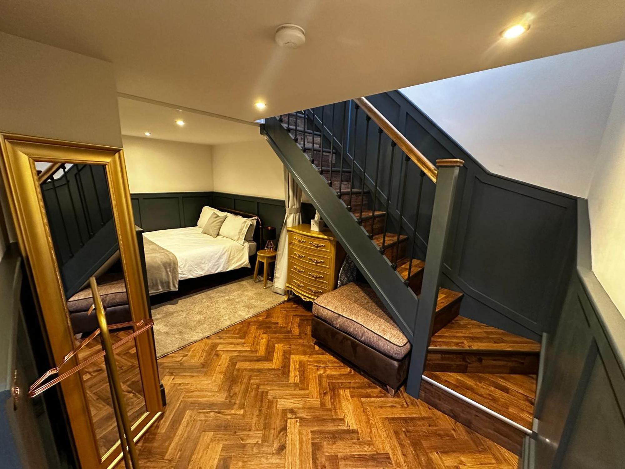 Unique Victorian Stable Conversion Halifax Luaran gambar